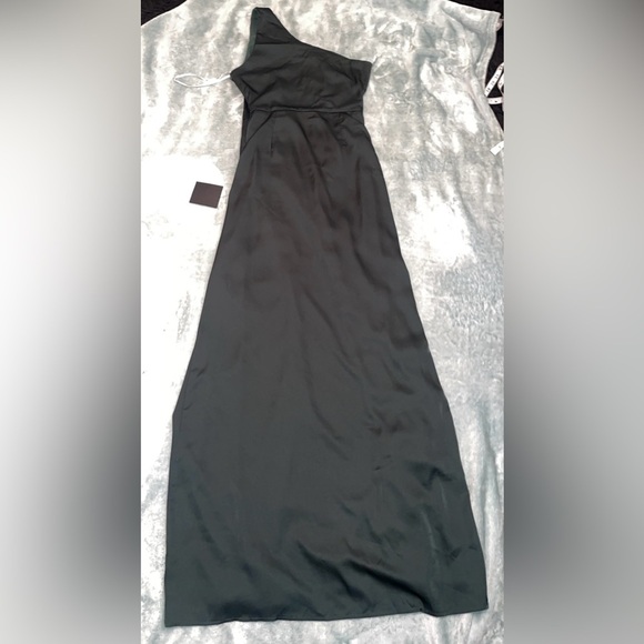 Lulus Emerald Green One-Shoulder Satin Formal Maxi Dress  Small NWT - Picture 3 of 7